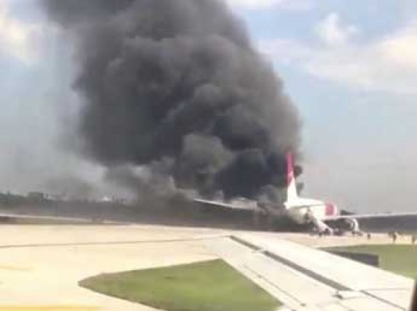 Boeing 767 загорелся в аэропорту Флориды: пострадал 21 человек