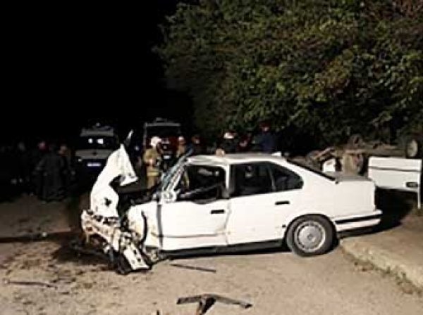 «Копейка» протаранила BMW в Крыму: пять человек погибли