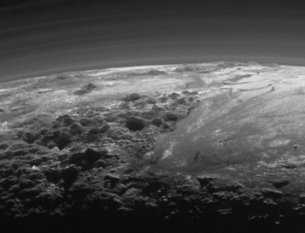 Названы 10 самых неожиданных открытий на Плутоне по версии ученых NASA