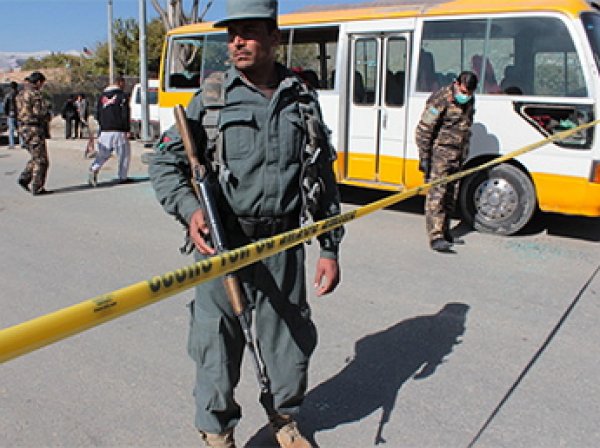 В Кабуле рядом с парламентом страны и посольством РФ прогремели взрывы