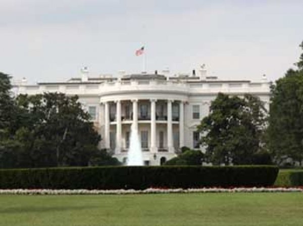 Белый дом пригрозил России международной изоляцией из-за Сирии