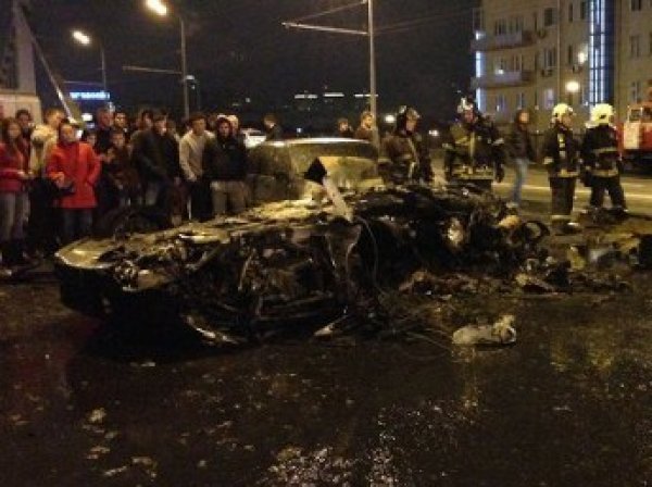 Виновник аварии с "Феррари" на Крымском мосту получил спорткар в подарок — СМИ (фото, видео)