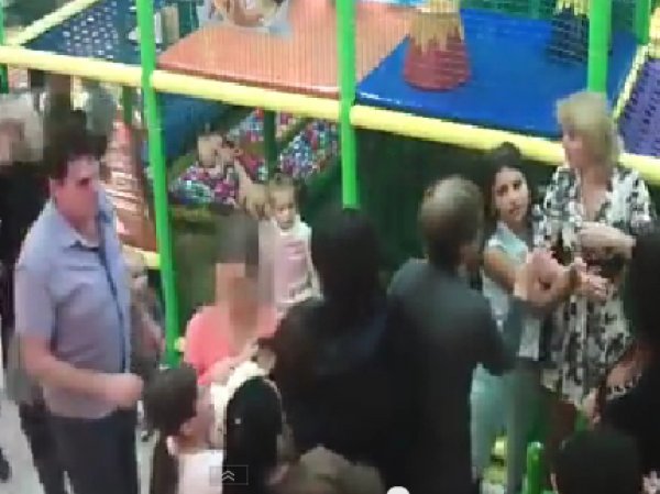 Видео ожесточённой драки родителей в детском кафе в Серпухове заинтересовало следователей