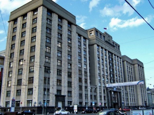 СМИ: В коллекторе здания Госдумы РФ нашли бомбу