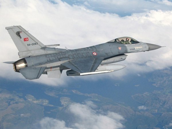 Турецкие ВВС сбили беспилотник на границе с Сирией