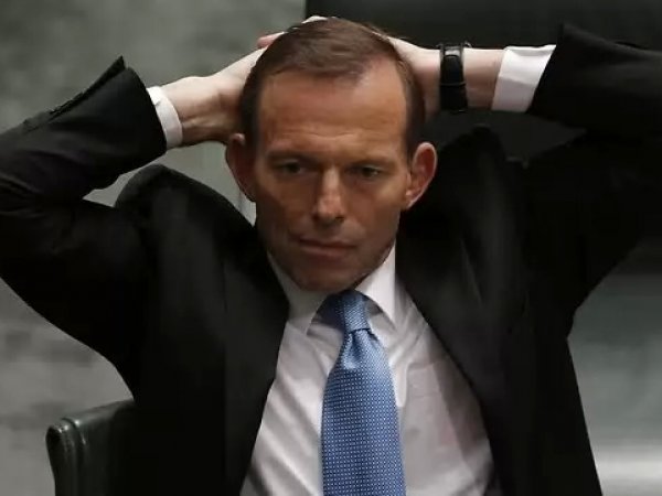 Премьер Австралии Тони Эбботт после отставки разгромил свой кабинет