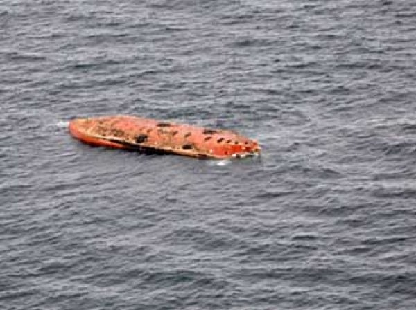 У берегов Камчатки перевернулось судно "Парамушир": спастись удалось лишь одному моряку