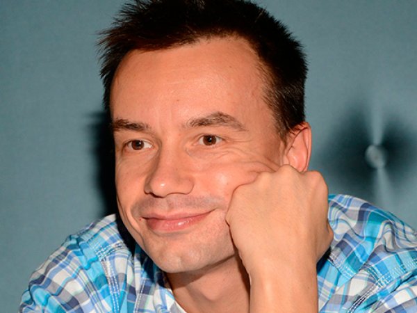 Солист "Дискотеки Аварии" Алексей Серов подал в суд на телеведущего Андрея Малахова