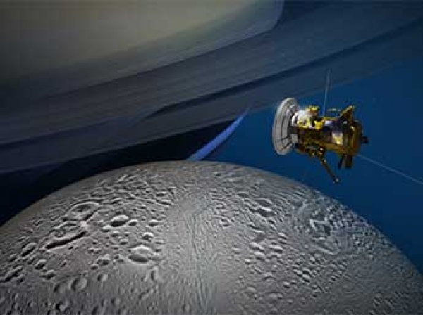 Cassini прислала новые снимки спутников Сатурна — Мимаса и Пандоры
