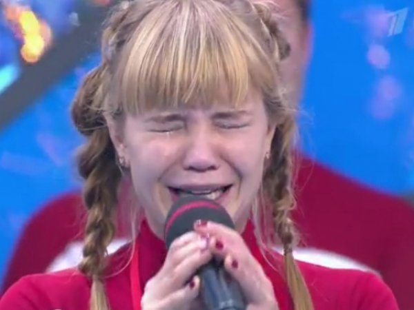 Шоу "Вместе с дельфинами" на "Первом канале" требуют закрыть (видео)