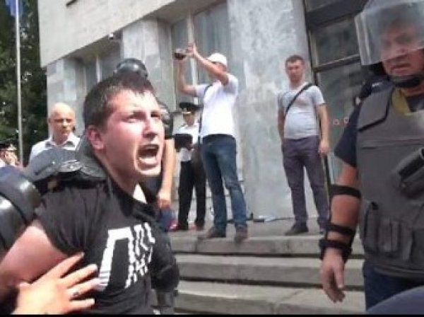 Протестующие в Кишиневе объявили об акции неповиновения