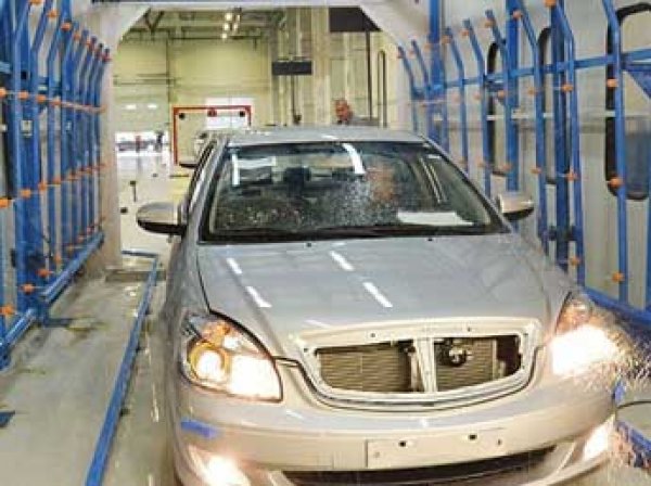 Китайская компания Geely прекращает сборку своих машин в России
