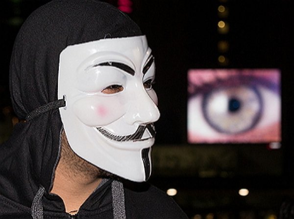 Хакеры Anonymous начали публиковать персональные данные сторонников ИГИЛ