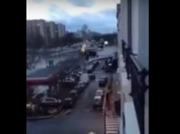 В Сеть попало видео штурма захваченного террористами театра «Батаклан» в Париже