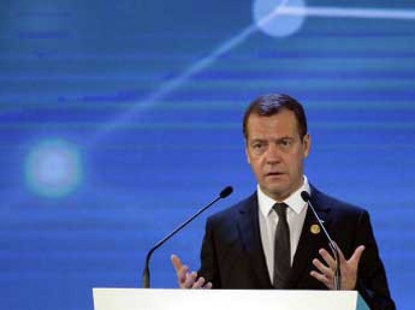 Медведев дал кабмину два дня на подготовку санкций против Турции