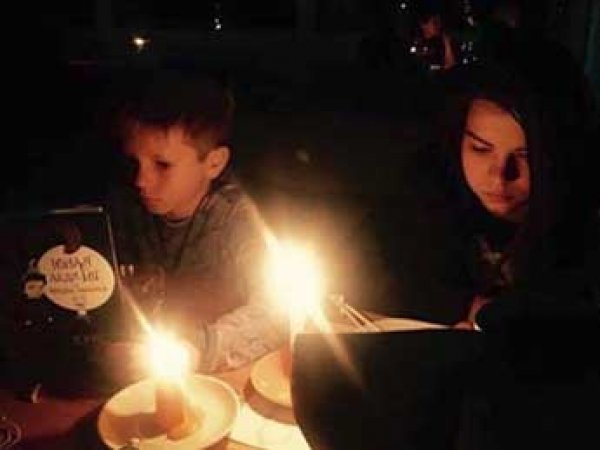 Отключение света в Крыму в ноябре 2015: без электричества остались 1,6 млн человек, люди вышли на улицы