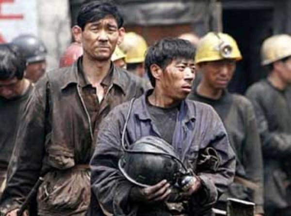 При пожаре в шахте в Китае погибли более 20 человек