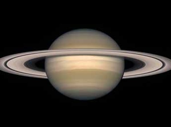 Астрофизики соединили фото Сатурна за 11 лет в одном уникальном видео