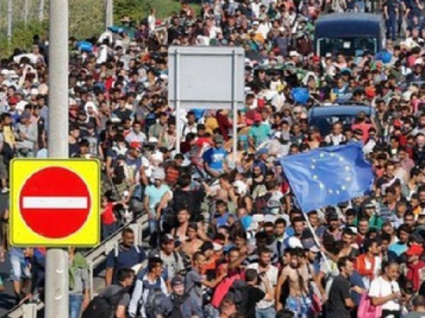 Беженцы в Европе 2015, последние новости: иранские беженцы у границы Македонии зашили себе рты в знак протеста (видео)