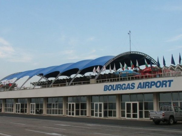 Летевший из Польши в Египет самолет экстренно сел в Болгарии из-за угрозы взрыва
