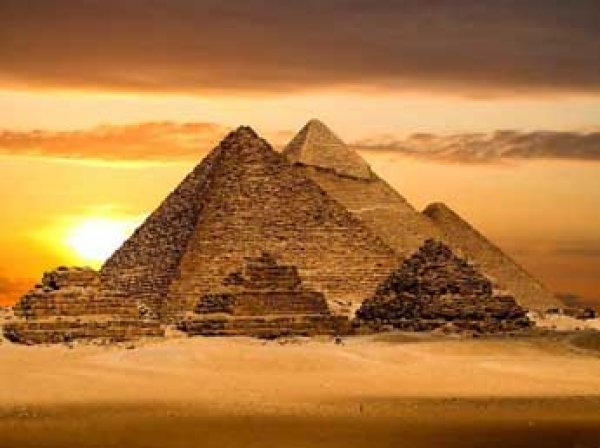 Ученые нашли под египетскими пирамидами "машину времени"