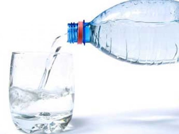 Ученые бьют тревогу: вода из пластиковых бутылок опасна для здоровья