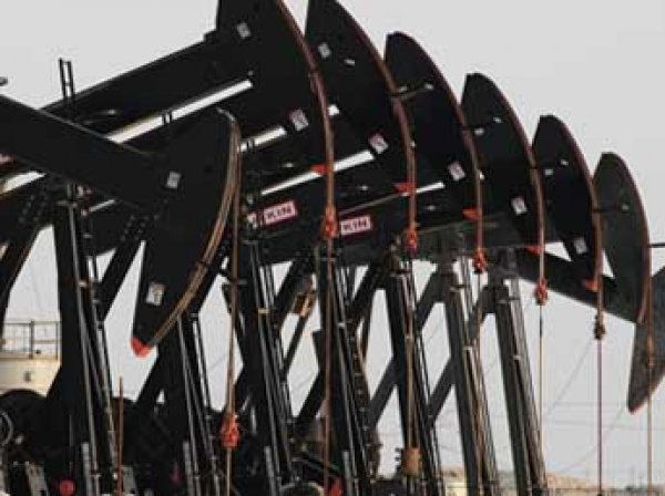 На торгах 14 декабря 2015 впервые с 2008 года нефть Brent рухнула ниже  за баррель