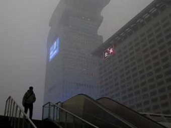 В Пекине объявили красную тревогу из-за смога
