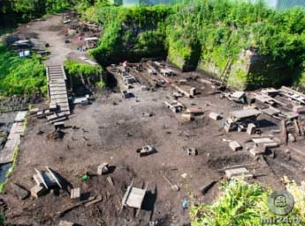 Археологи вскрыли могилы «вампиров» с серпами на шеях в Польше