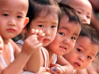 В Китае одобрен закон, разрешающий иметь китайцам двоих детей