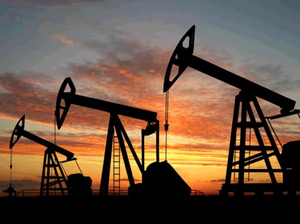 Нефть упала ниже 38 долларов за баррель