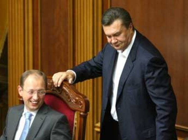 Янукович раскрыл тайну взаимоотношений Порошенко и Яценюка