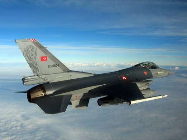 СМИ: после инцидента с Су-24 турецкие ВВС не нанесли ни одного удара по ИГИЛ