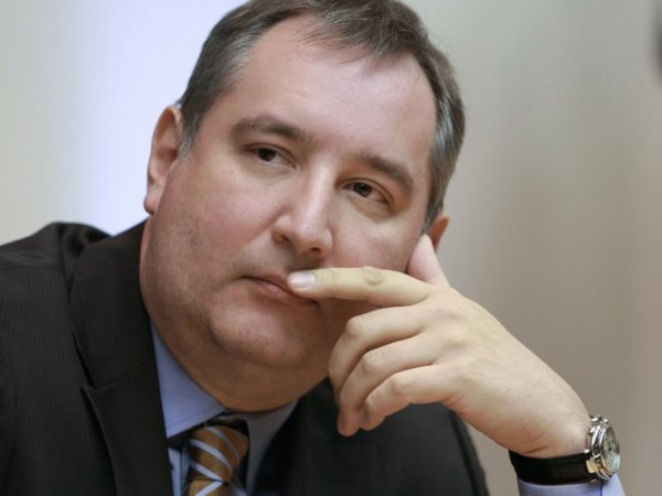 Вице-премьер Рогозин случайно выстрелил себе в ногу в тире