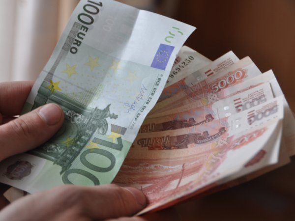Курс доллара и евро на сегодня, 3 декабря 2015: курс евро приблизился к 71 рублю