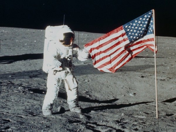 СМИ: высадку американцев на Луну снял Стэнли Кубрик