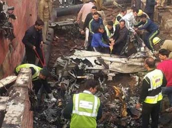 Самолет с военными разбился к Индии: 10 человек погибли