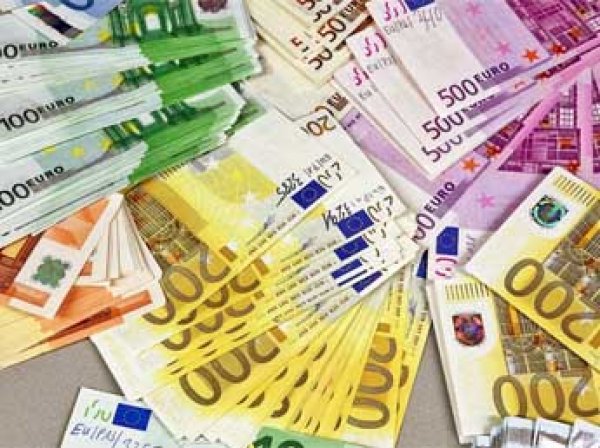Курс доллара сегодня, 29 декабря 2015: впервые с августа курс евро взлетел до 80 рублей
