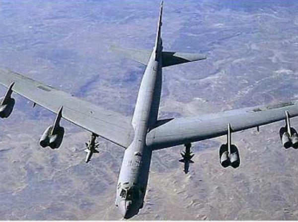 Стратегический бомбардировщик В-52 США совершил полет над Южной Кореей