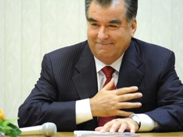 Парламент Таджикистана намерен сделать главу государства президентом пожизненно