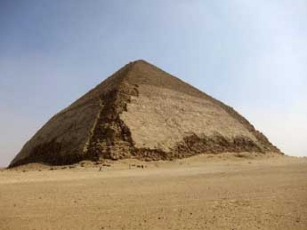 Ученые нашли частицы из космоса внутри пирамиды в Египте