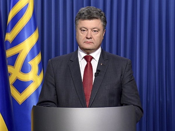 Петр Порошенко во время пресс-конференции забыл украинский язык
