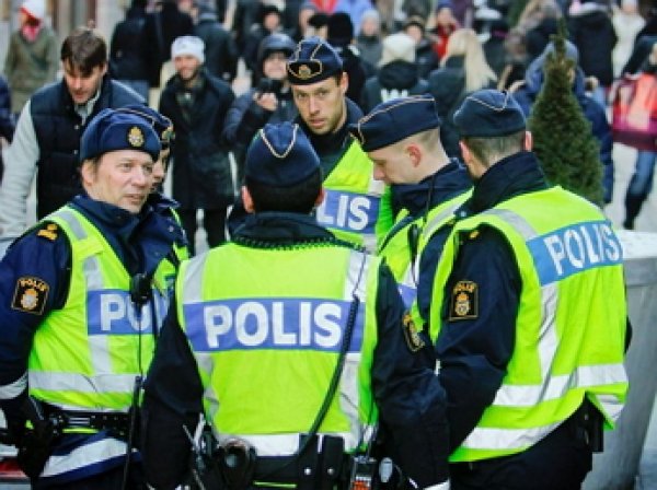 СМИ: в торговом центре Стокгольма прогремел взрыв