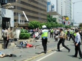 Взрывы в Джакарте 14 января 2016 привели к гибели как минимум 5 человек (ФОТО, ВИДЕО)