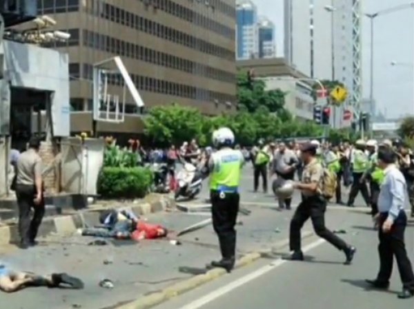 Взрывы в Джакарте 14 января 2016 привели к гибели как минимум 5 человек (ФОТО, ВИДЕО)