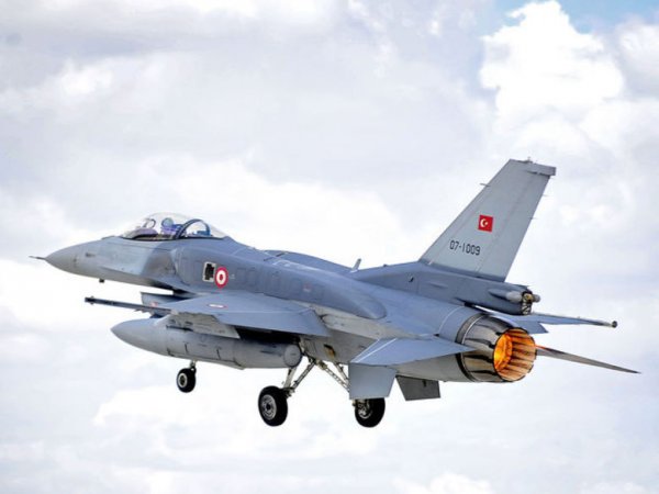 Истребители ВВС Турции вторглись в воздушное пространство Греции