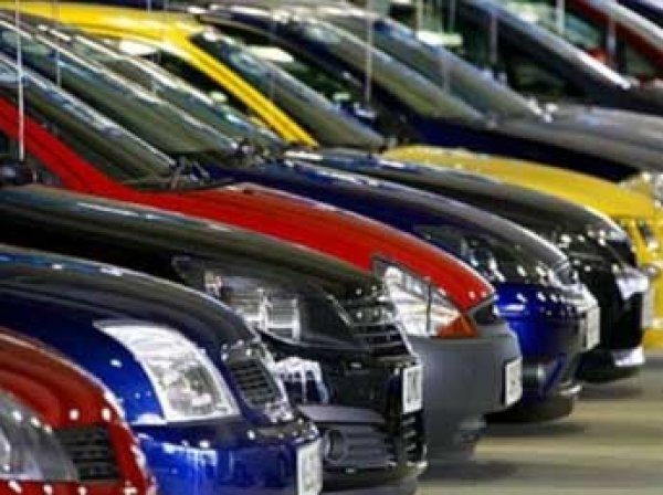 С января 17 автопроизводителей подняли цены на свои машины в России