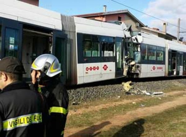 В Италии столкнулись поезда метро со школьниками: свыше 60 раненых