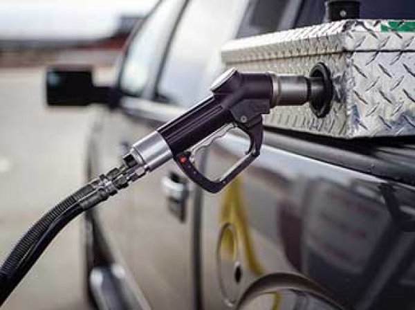 Стоимость литра бензина в США упала до исторического минимума – ниже 10 центов