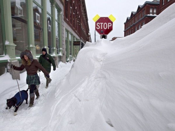 Снежная буря в США сегодня: жертвами непогоды стали 28 человек